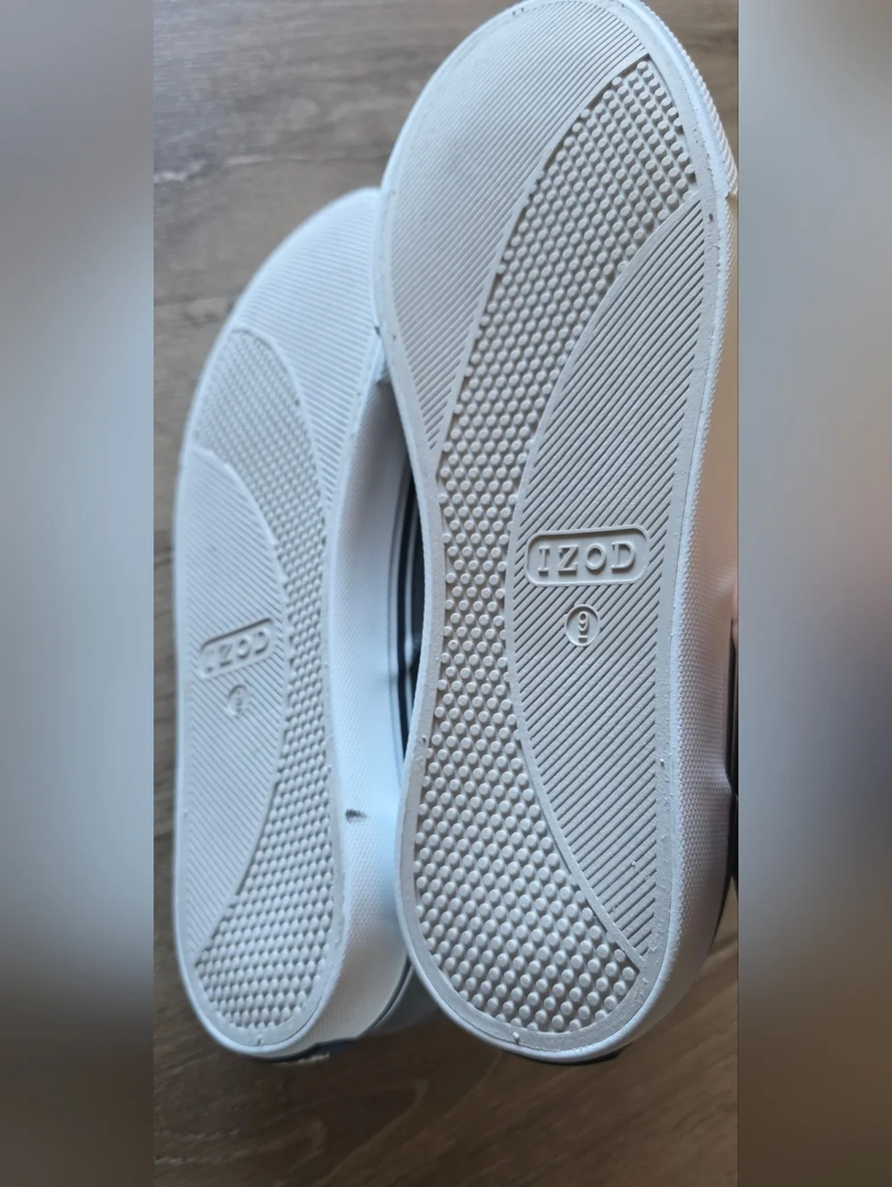 Izod casual low